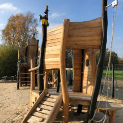 Spielschiff Kuddel Muddelplus und U3  27  4353