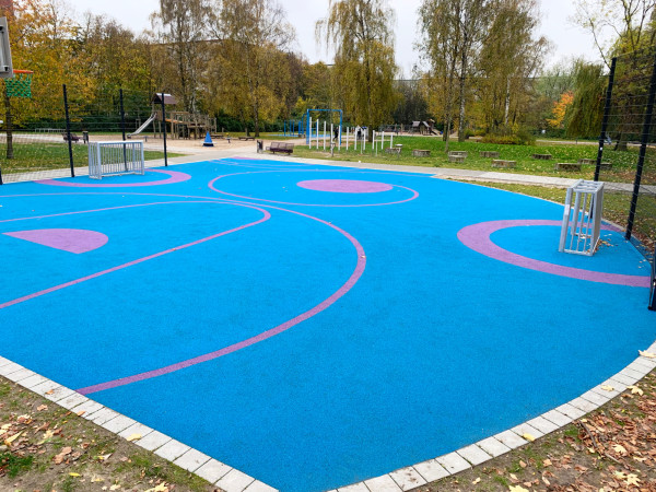 Kunststoffboden bearbeitet