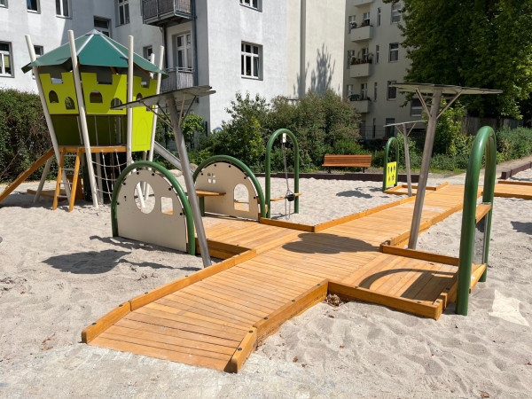 Spiel Bau Spielplatz 4528