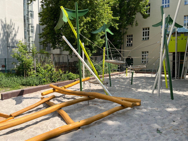Spiel Bau Spielplatz 4515