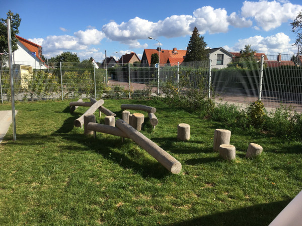 Spielart Kleinkind Balancierweg Robinie 4509