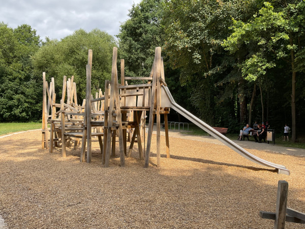 Attash Holzgestaltung Spielplatz 4610