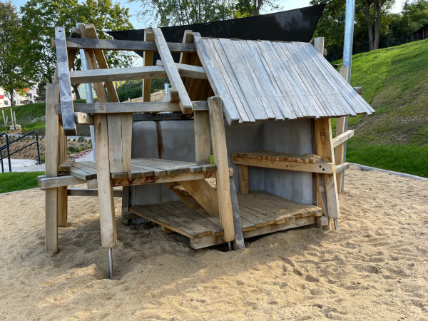 Attash Spielhaus Eiche 4648