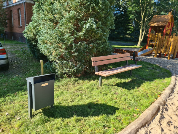 Wetz Abfallbehalter und Sitzbank 4678