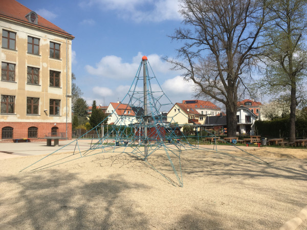 Leipzig Seumestrasse 60. Grundschule 04249  1  4701