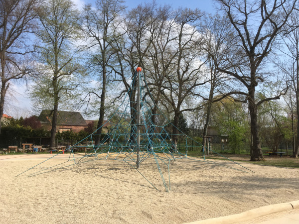 Leipzig Seumestrasse 60. Grundschule 04249  4  4703