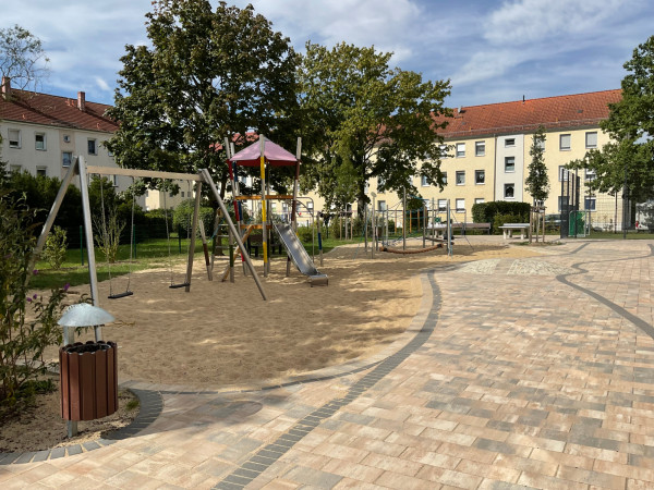 Spiel Bau Spielplatz 4704