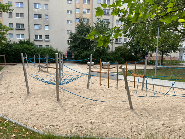 Spiel Bau Spielplatz 4765