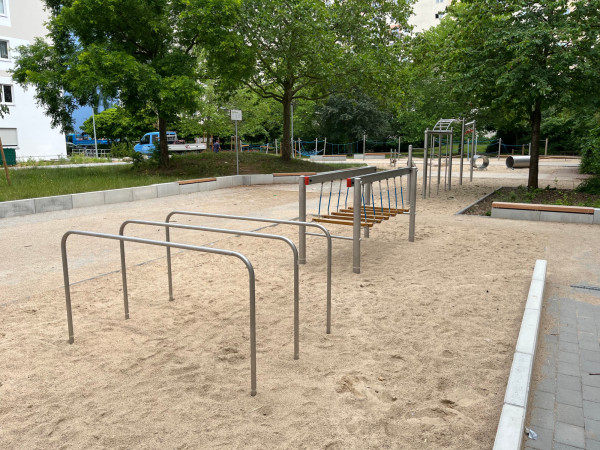 Spiel Bau Spielplatz 4756