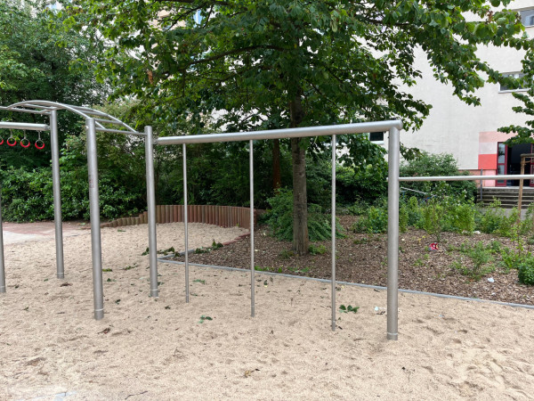 Spiel Bau Spielplatz 4757