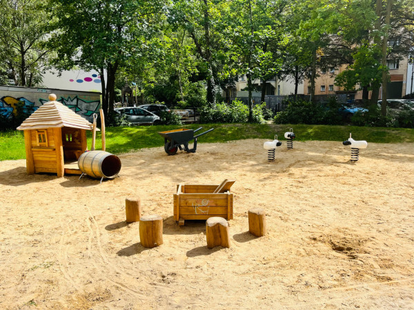 Spielart Spielplatz Robinie 4770