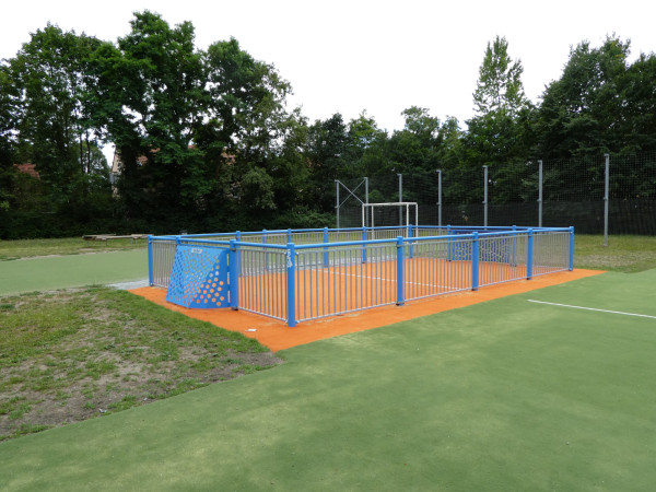 Mini Bolzplatz Tri Poli951