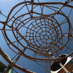 Spiel Bau Grasart Design Spielplatz Edelstahl Kletternetz