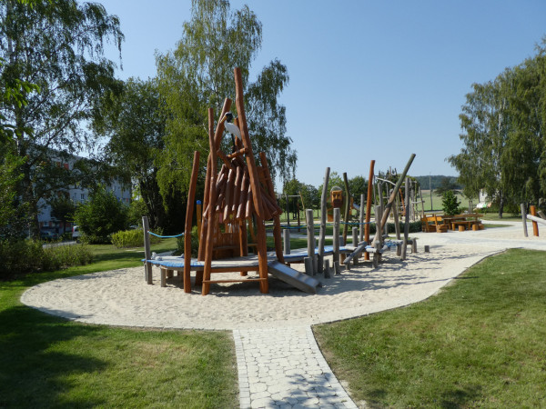 Spielart Themenspielplatz Spielplatz Robinienholz Aussenanlagengestaltung 5071