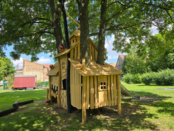 Spielart grosses Baumhaus Individuell Spielplatz Robinienholz 5019