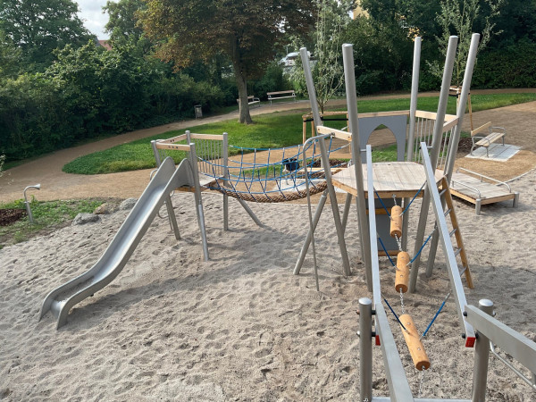 Spiel Bau Spielturm Edelstahl Spielplatzgestaltung 5170