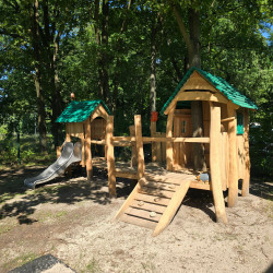 Spielart Baumhaus U3 Rutschenhauschen3