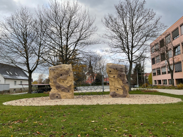 X Move Kletterfelsen Schulhof Ebersbach 5296