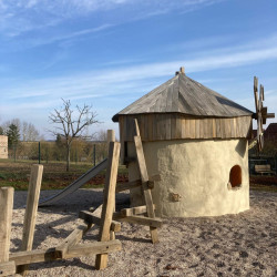 Spielplatzgerat Glasfaserbeton Attash Eichenholz Balancierweg